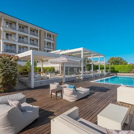 Hotel Vila Rova Malinska Exterior photo